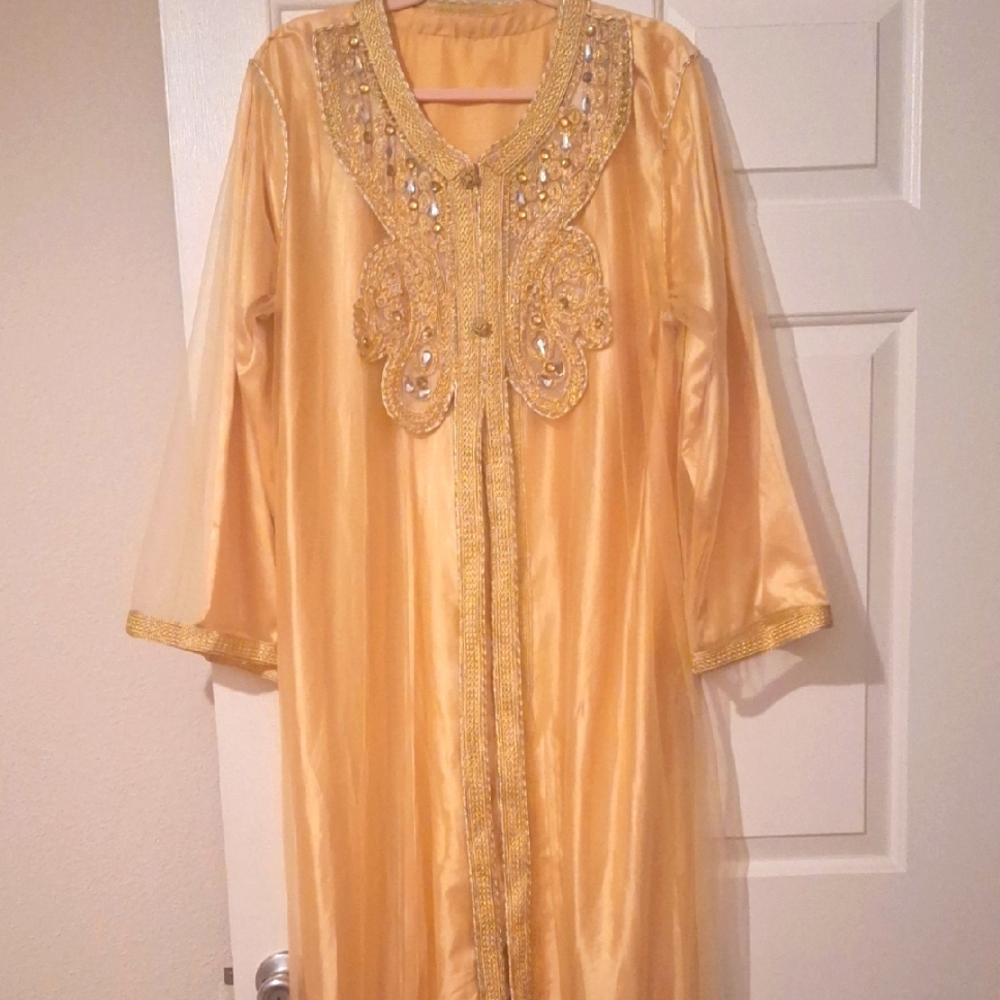 Elegant Gold Embellished Kaftan
